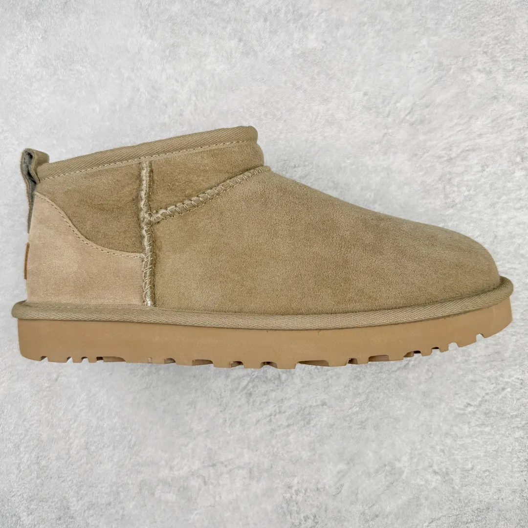 Pick up locally 💰520 UGG 6109 Zhou Dongyu Mini short boots, autumn and winter sheep fur integrated snow boots. All shoes are made from the same factory as ZP. Longfeng A-grade Australian imported sheep fur integrated men's and women's boots. Brand OEM production line. Fully follow the ZP process. OEM original pattern maker. Adhering to the principle of no original shoes and no development selection. Pay attention to every detail. The most authentic version on the market. TREADLITE "light wing" technology outsole. Lightweight/durable/flexible/pile type 35 36 37 38 39 40 41 42 43 44 45 Coding: by2936060